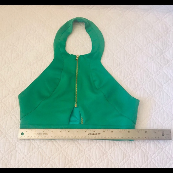 🛍Cropped Brilliant Green Halter Top - Picture 3 of 7